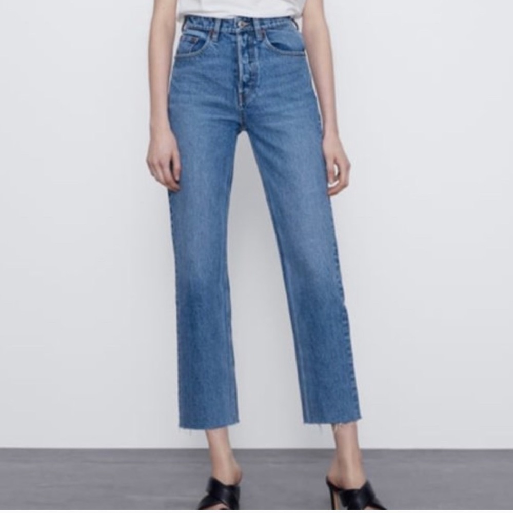 NEW ZARA  HI-RISE STRAIGHT LEG JEANS Frayed Hem